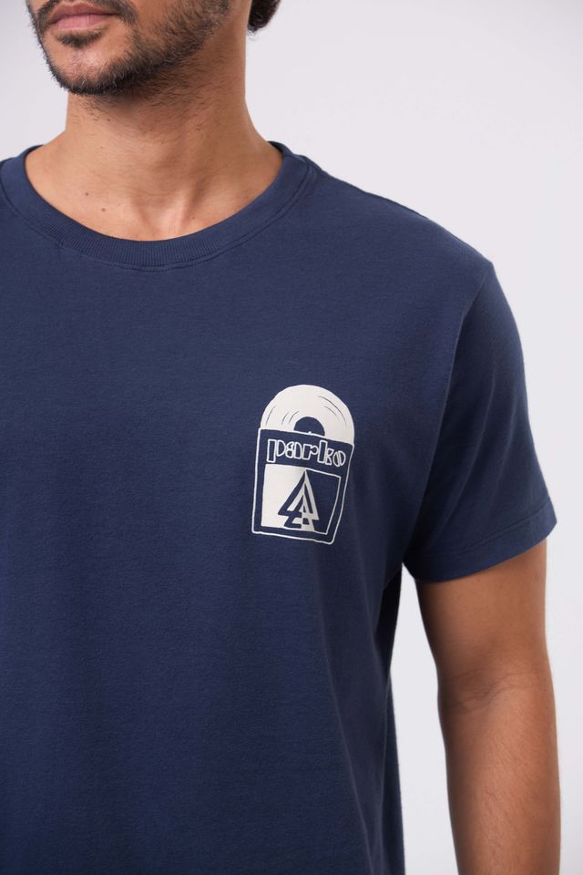 Camiseta Classic Vinyl and Chill