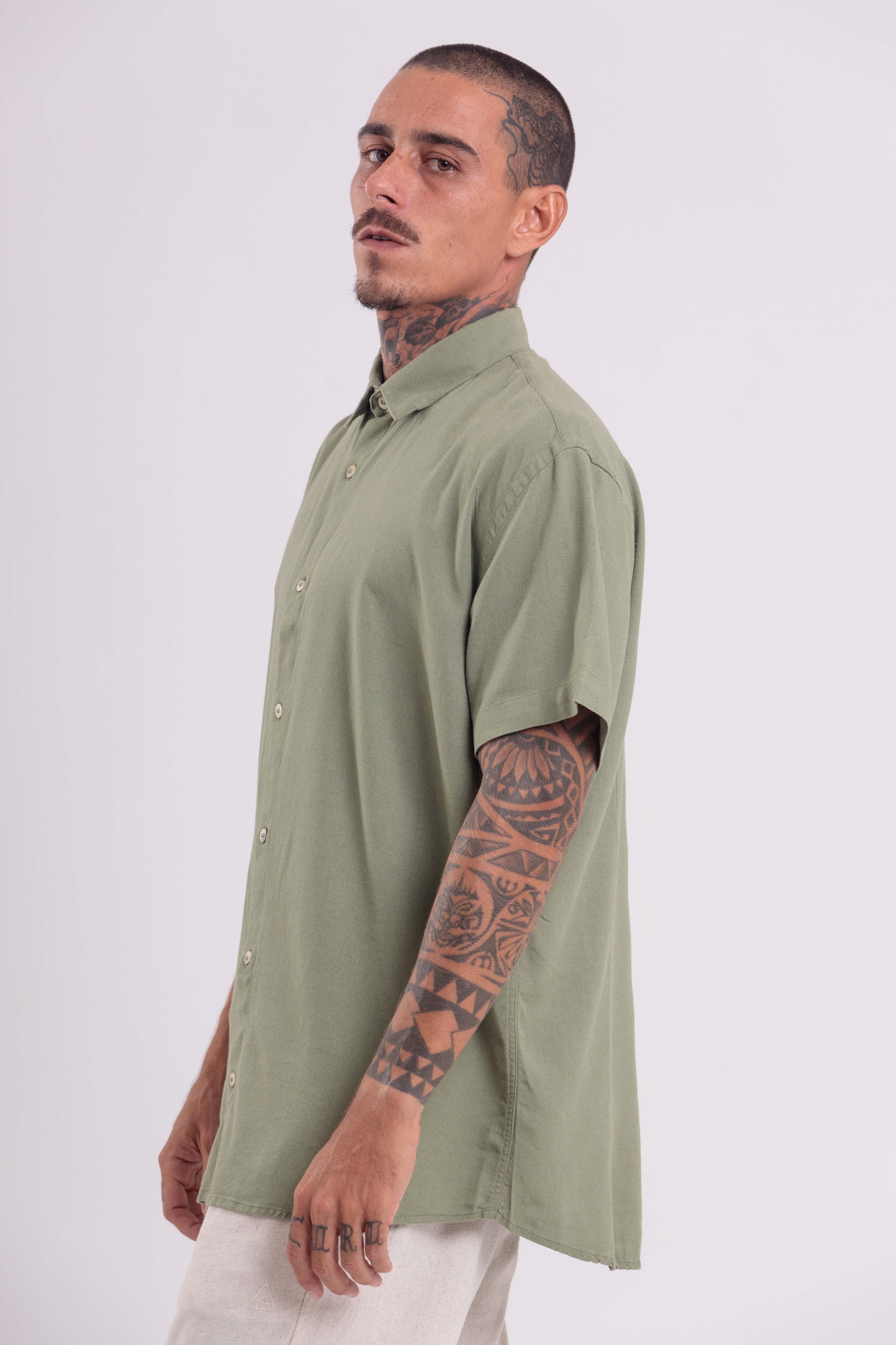 Camisa Essential Wash Oliva