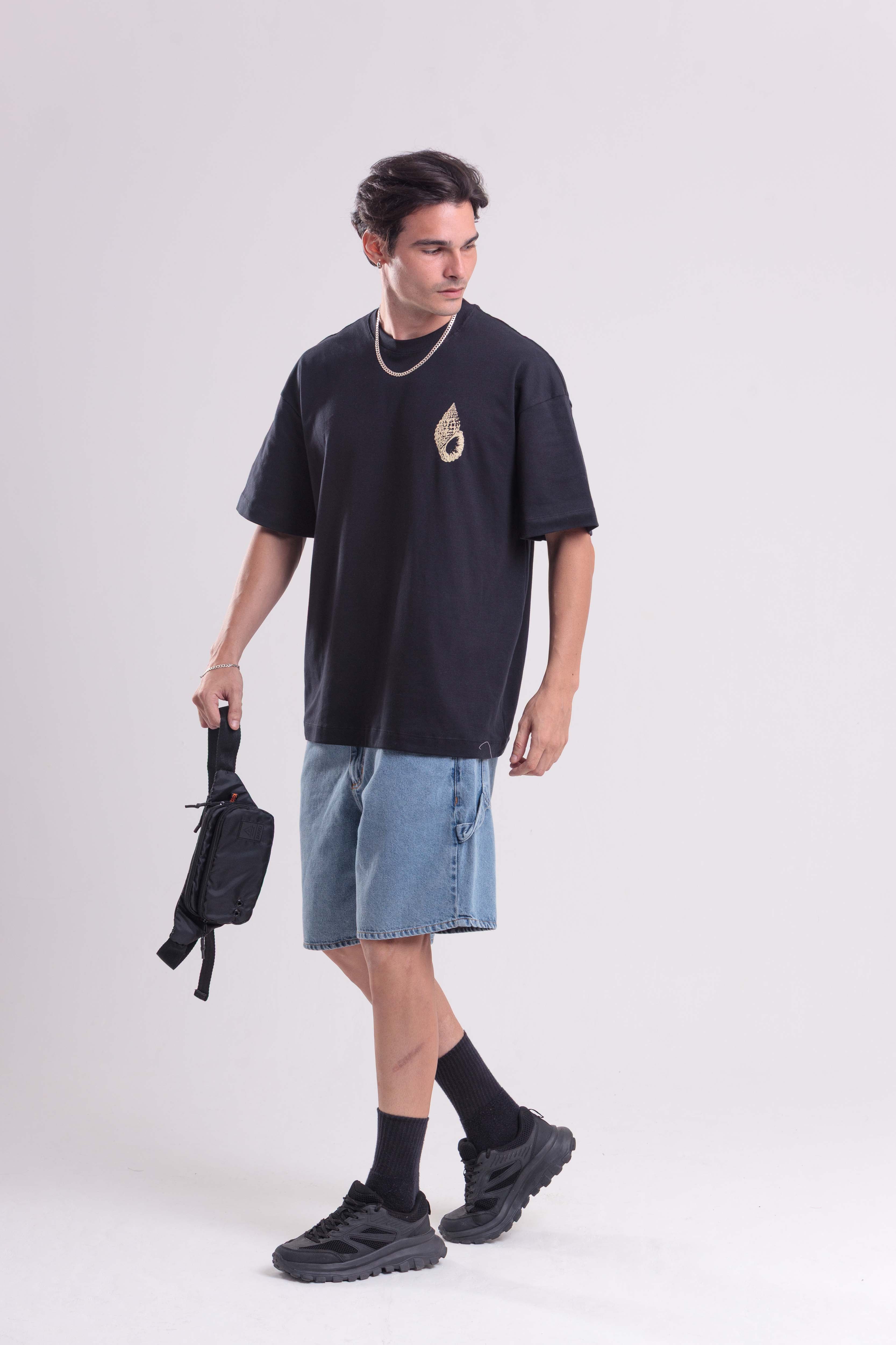 T-Shirt Over Boxy Dive