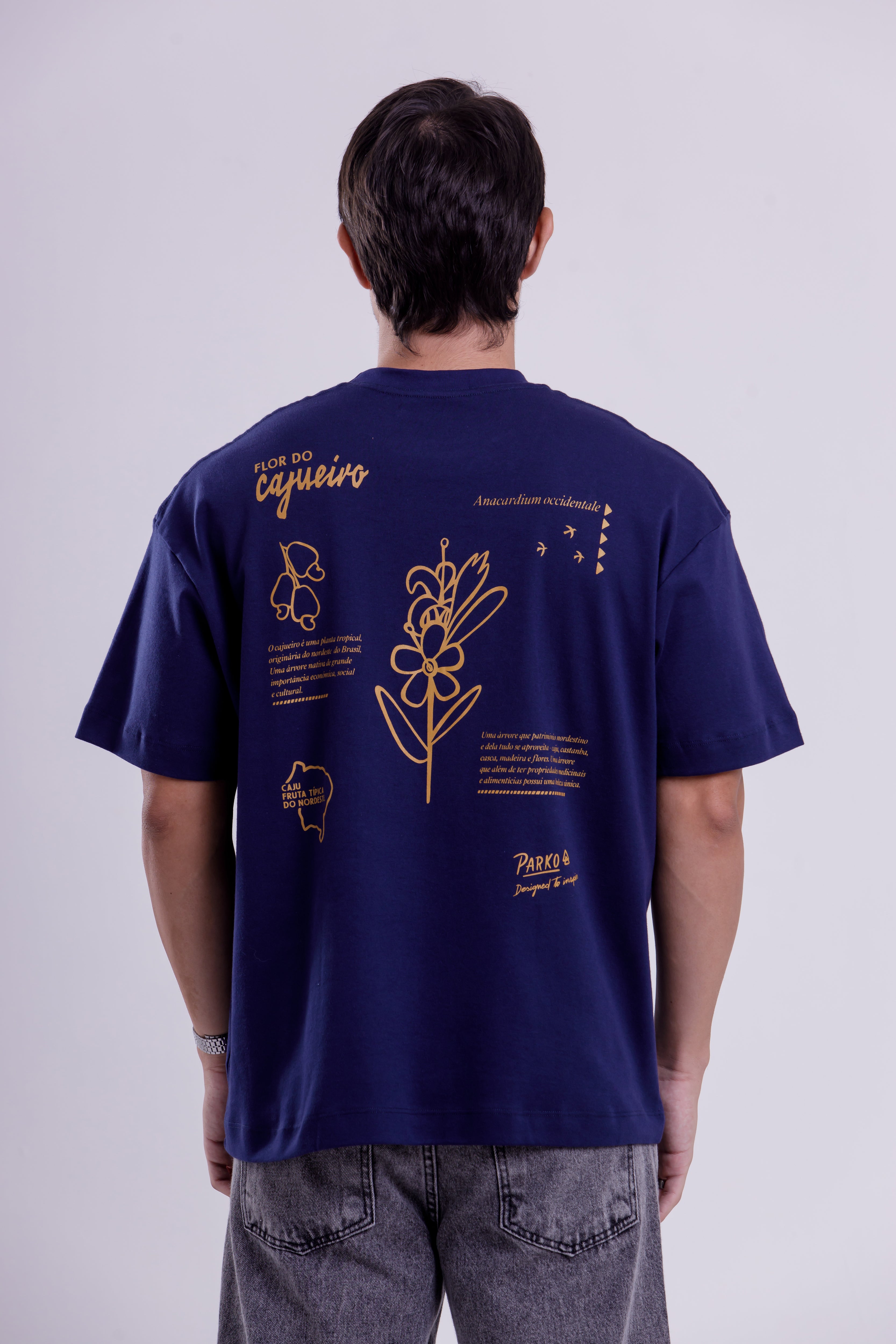 T-shirt Over Boxy Flor de Cajueiro
