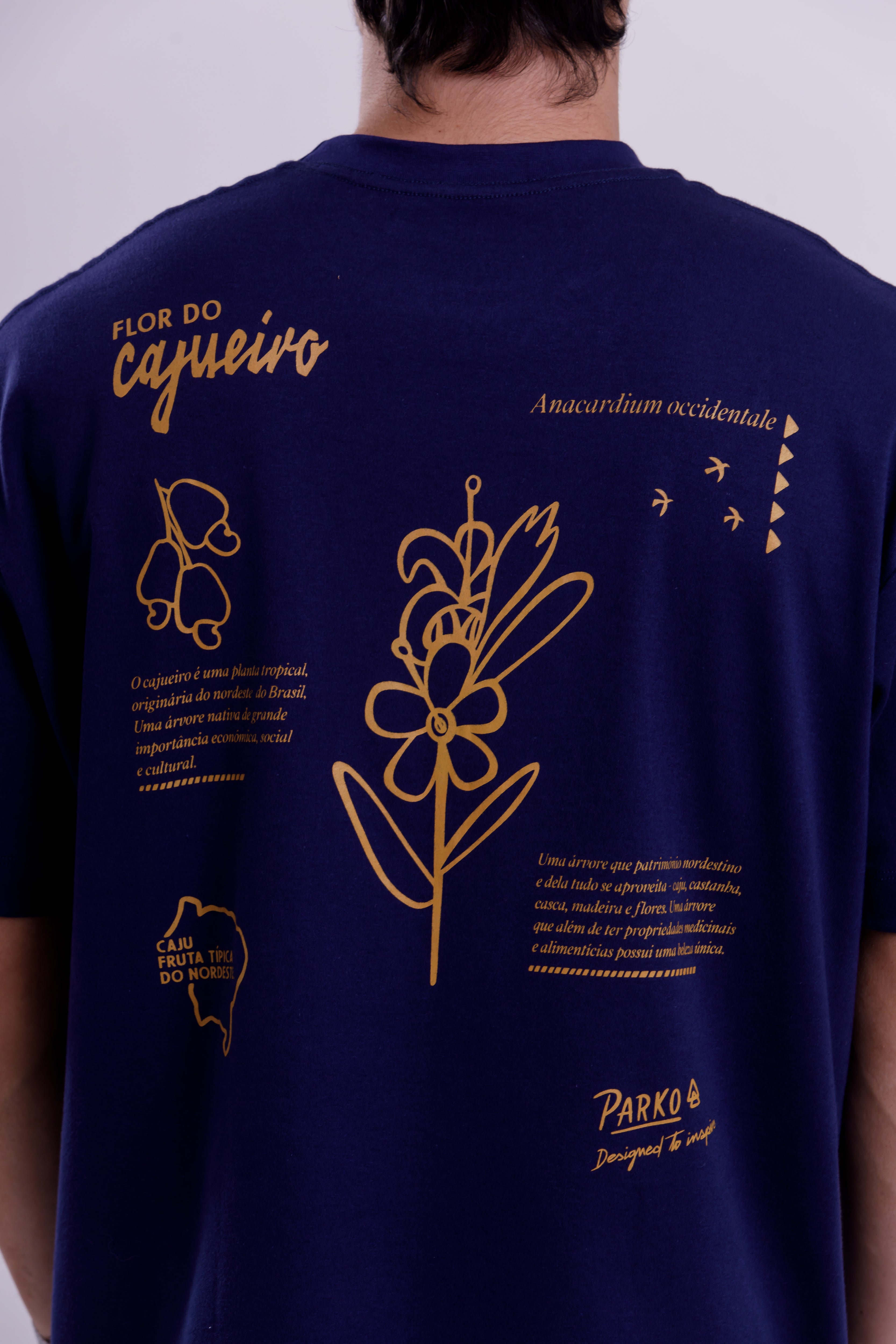 T-shirt Over Boxy Flor de Cajueiro