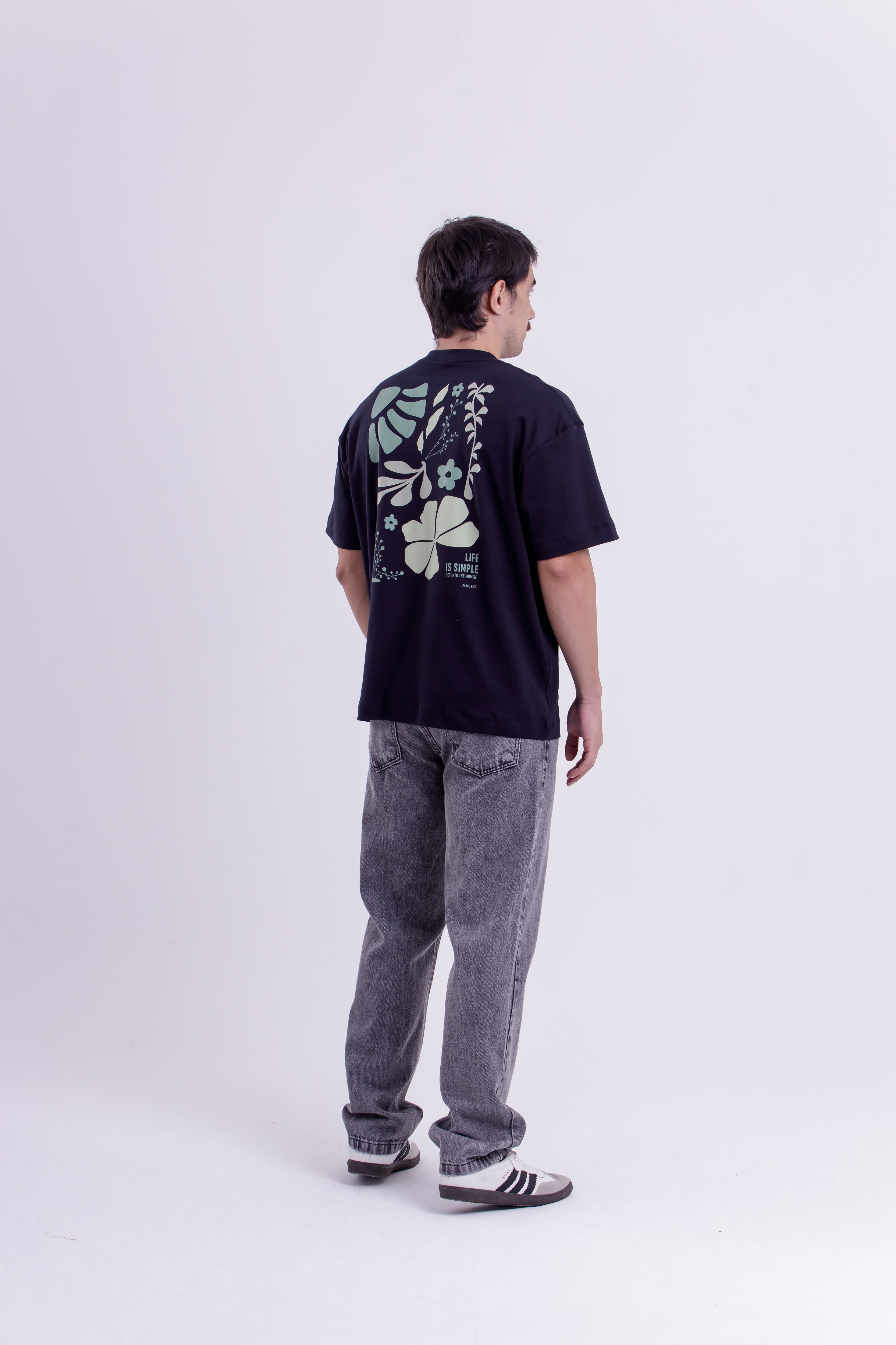 T-shirt Over Boxy Life is Simple