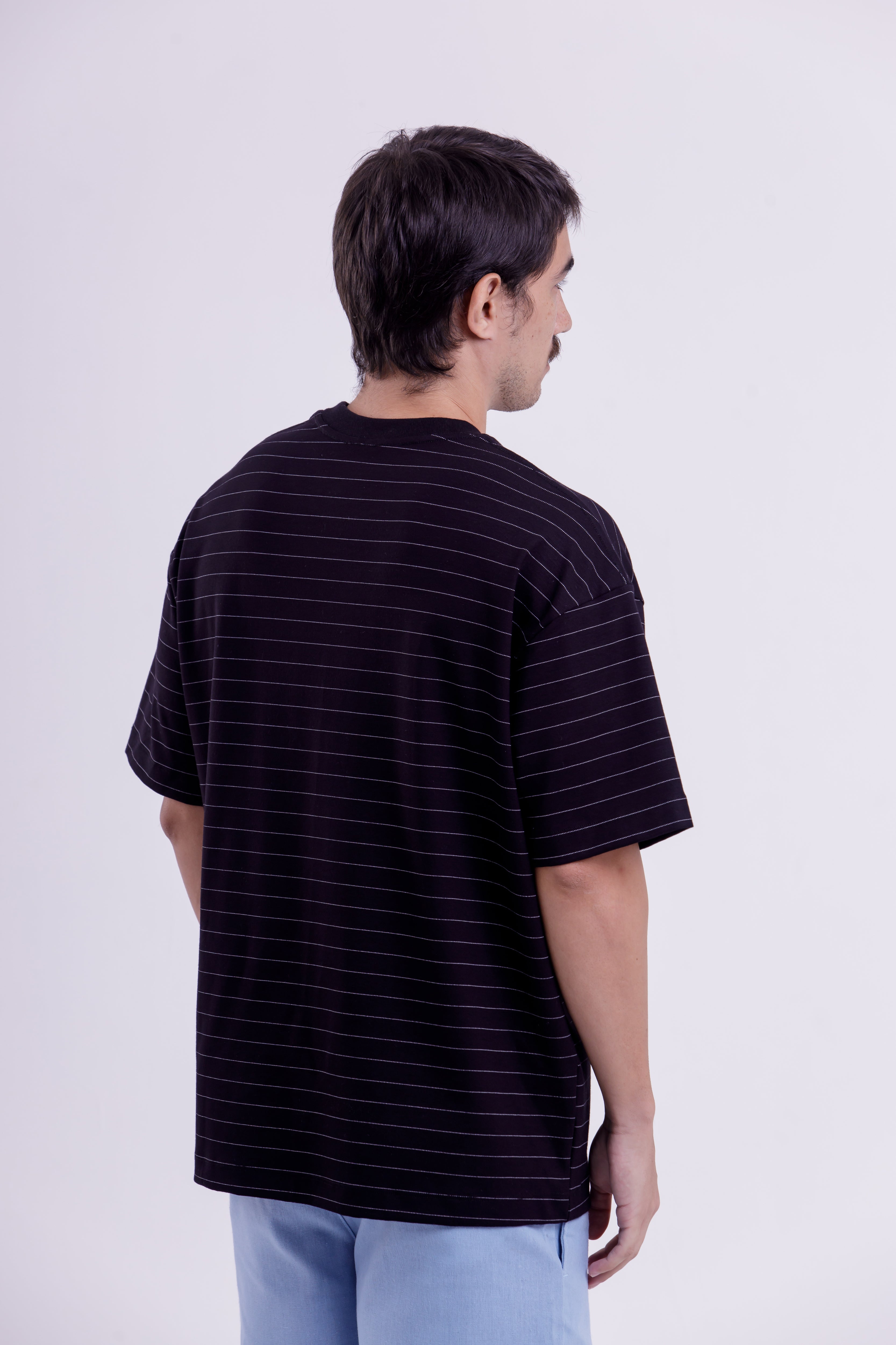 Camiseta Over Boxy Risca Giz