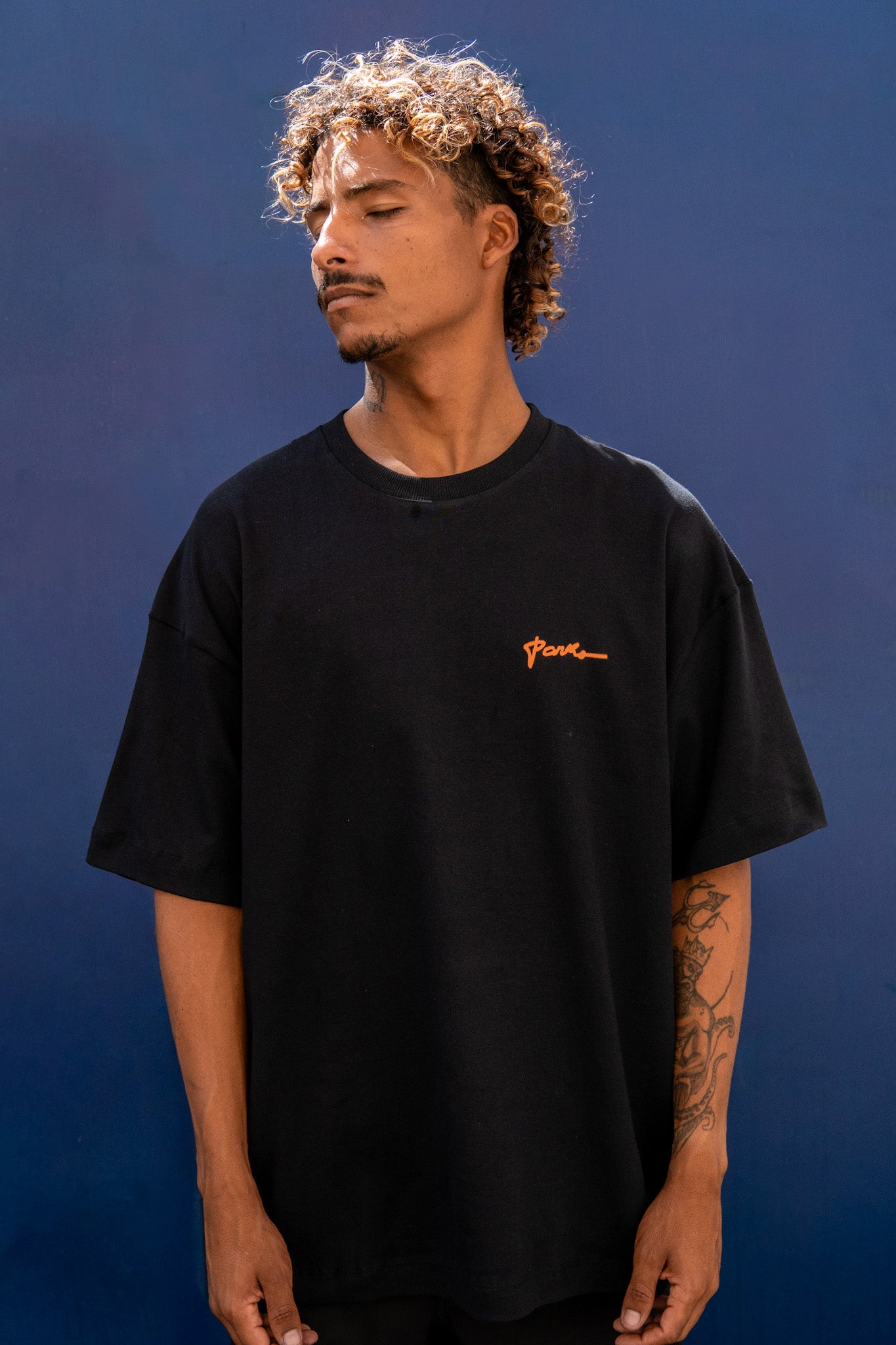 T-shirt Over Boxy Surfer