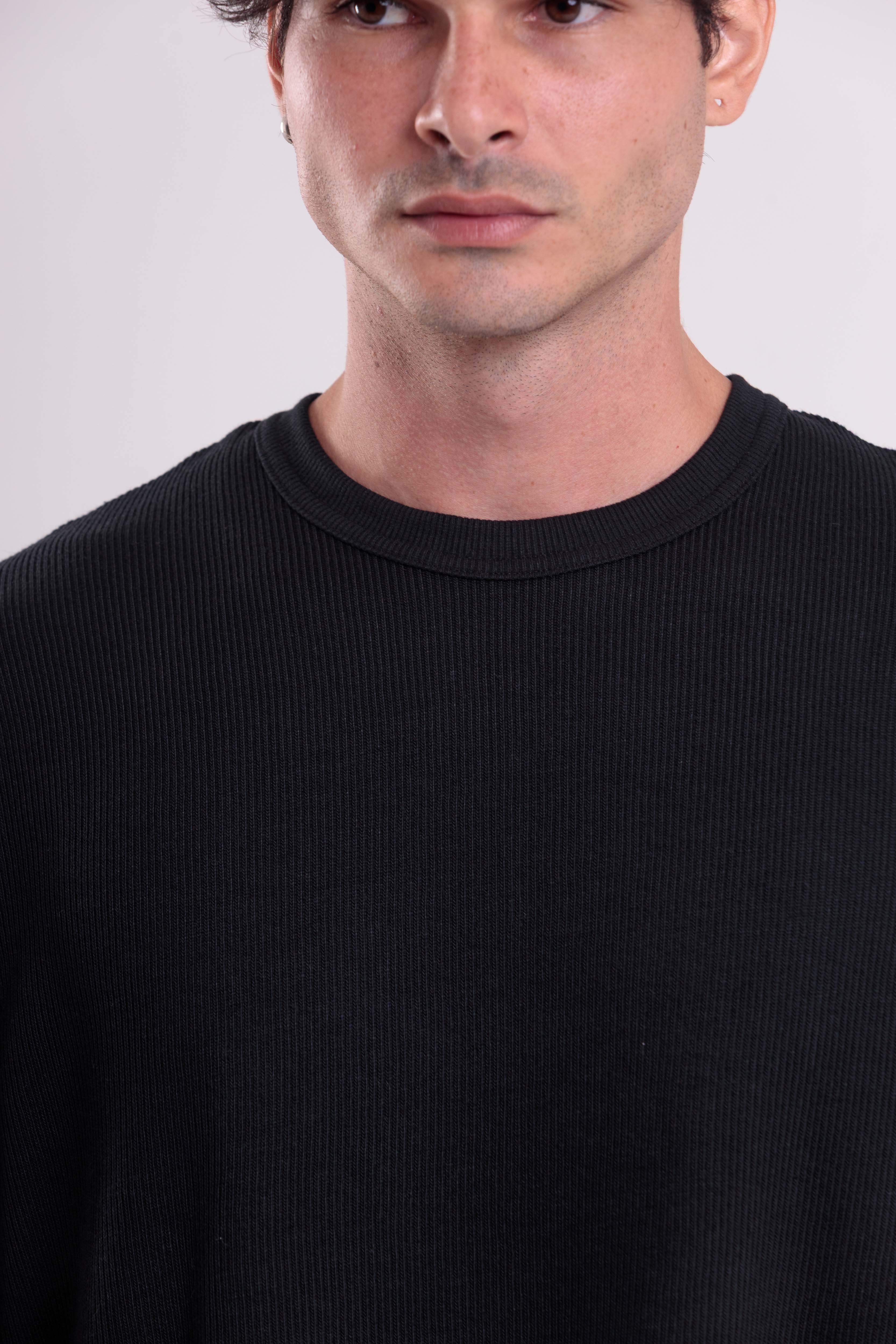 T-Shirt Over Boxy Champy Preta