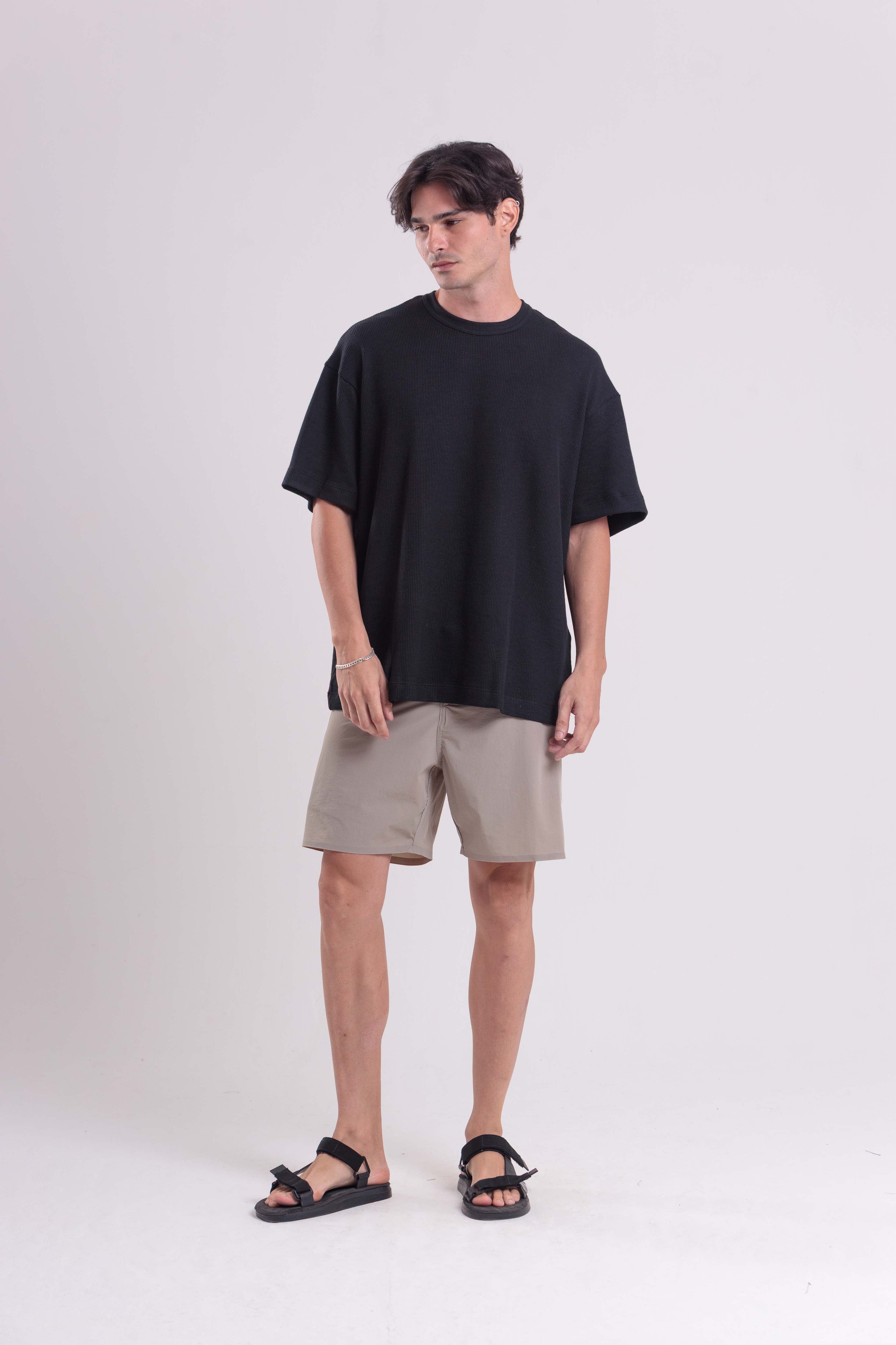 T-Shirt Over Boxy Champy Preta