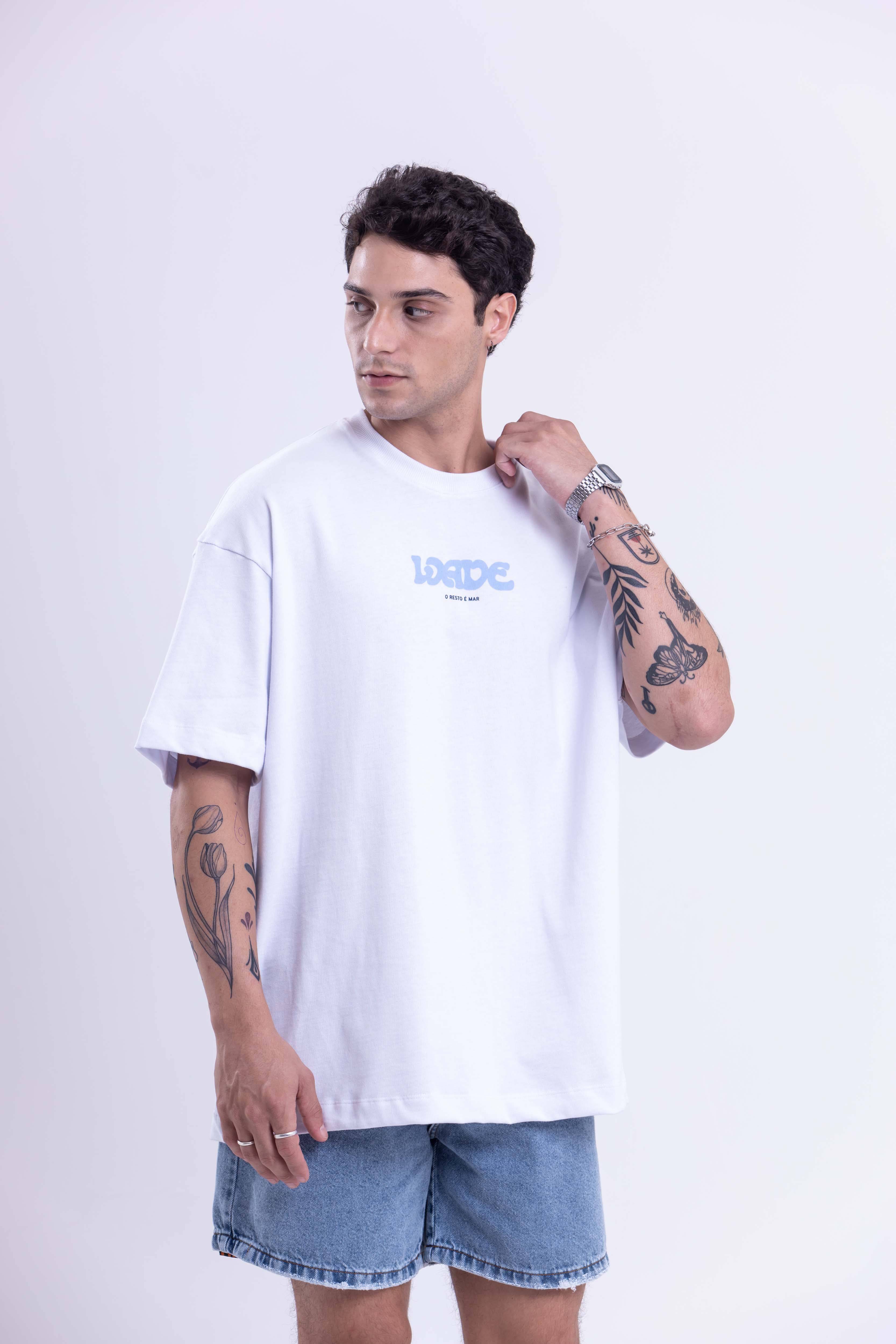 T-Shirt Over Boxy Wave Type