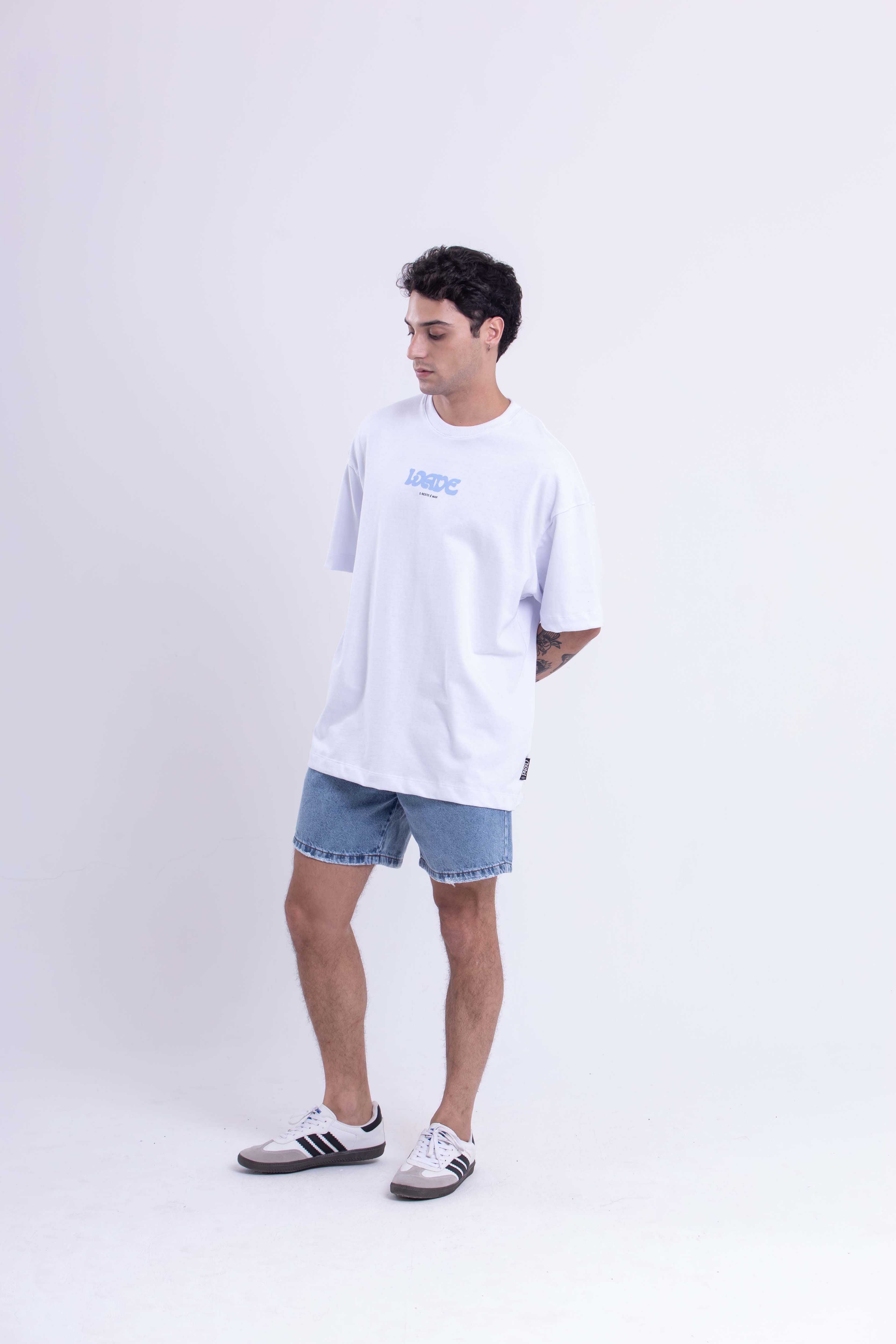 T-Shirt Over Boxy Wave Type