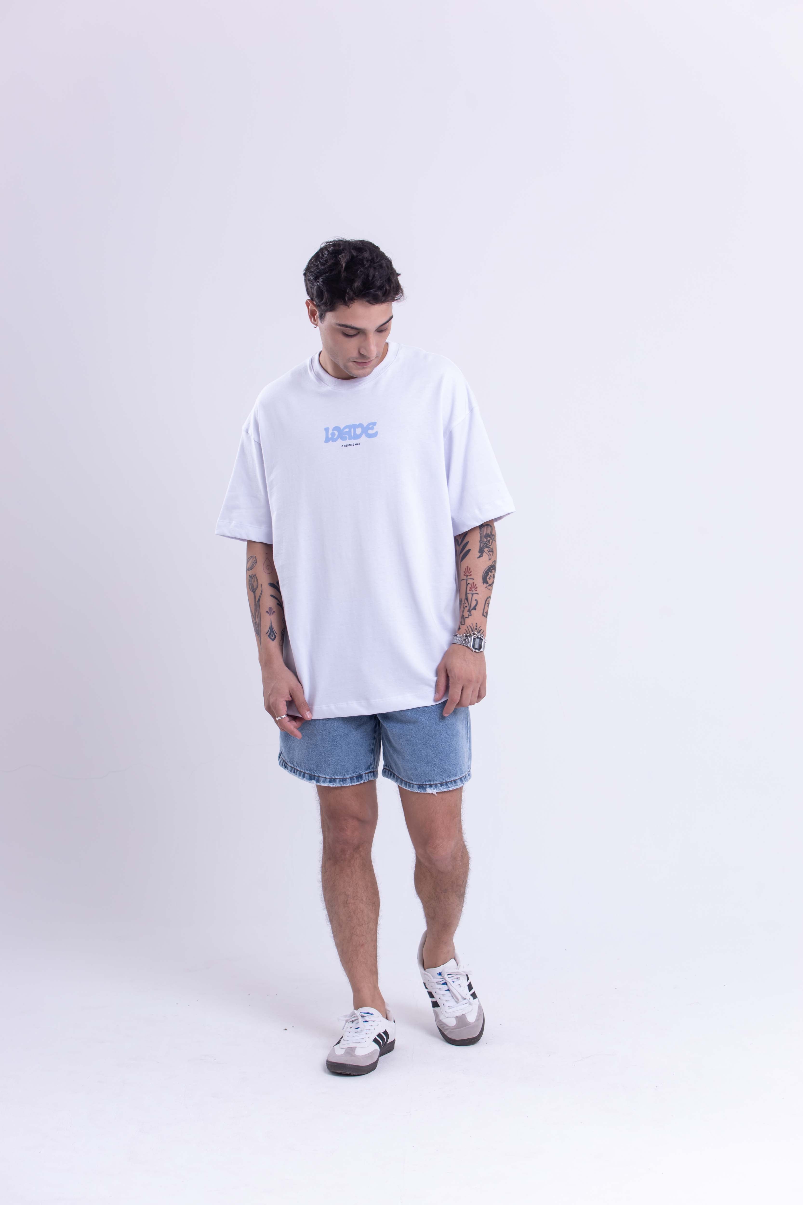 T-Shirt Over Boxy Wave Type