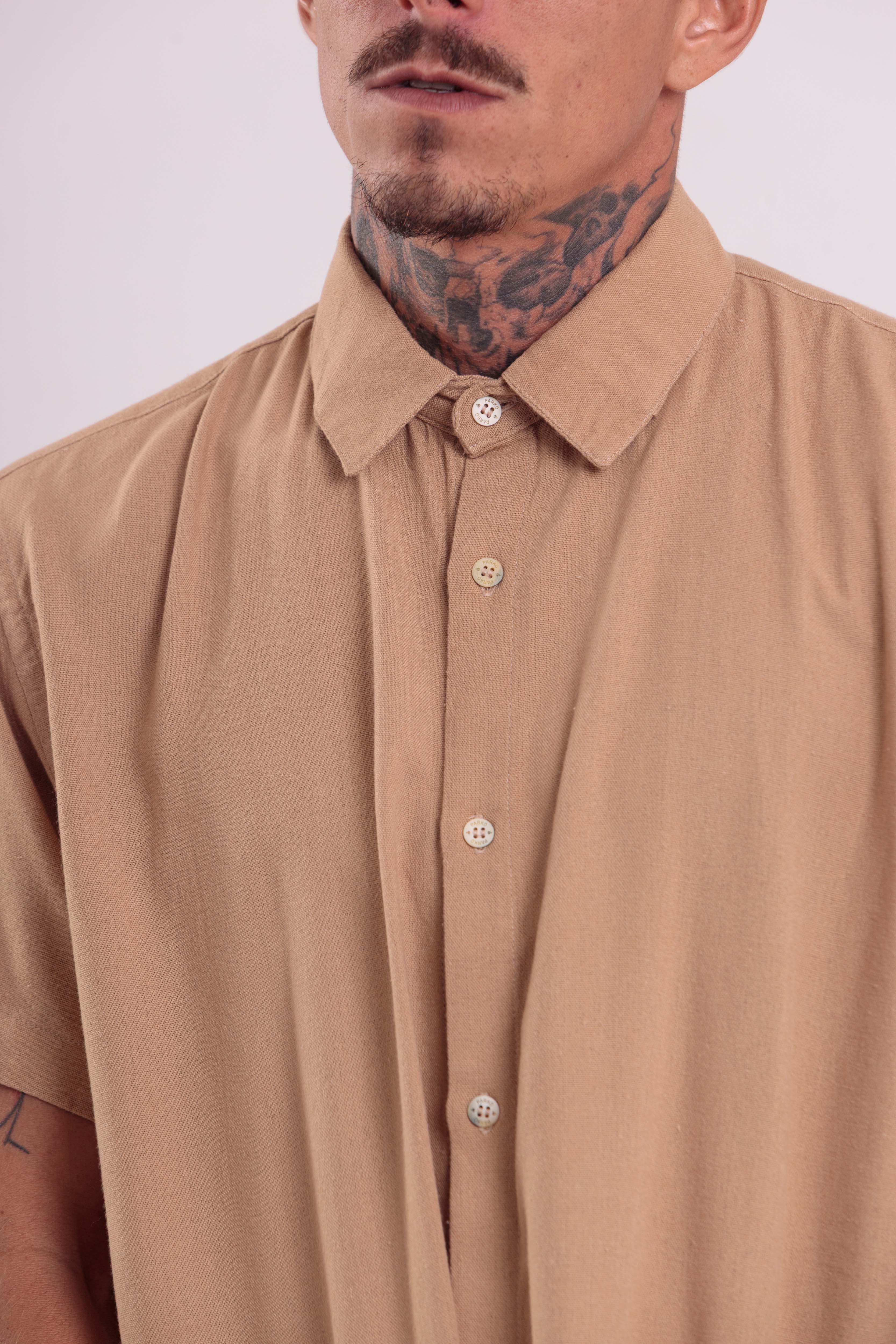 Camisa Essential Wash Caramelo