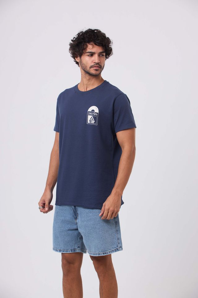 Camiseta Classic Vinyl and Chill