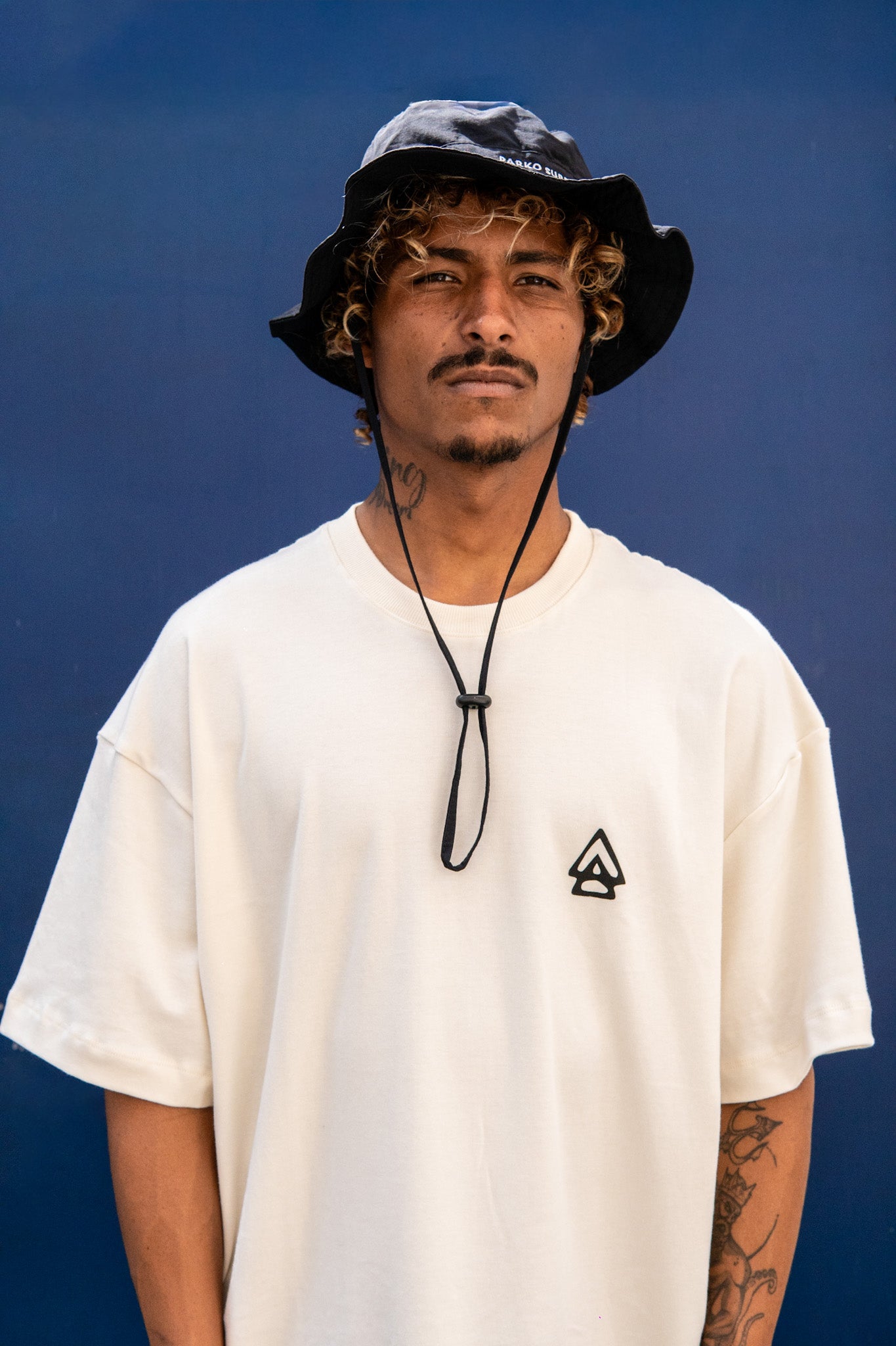 T-shirt Over Boxy El Arte