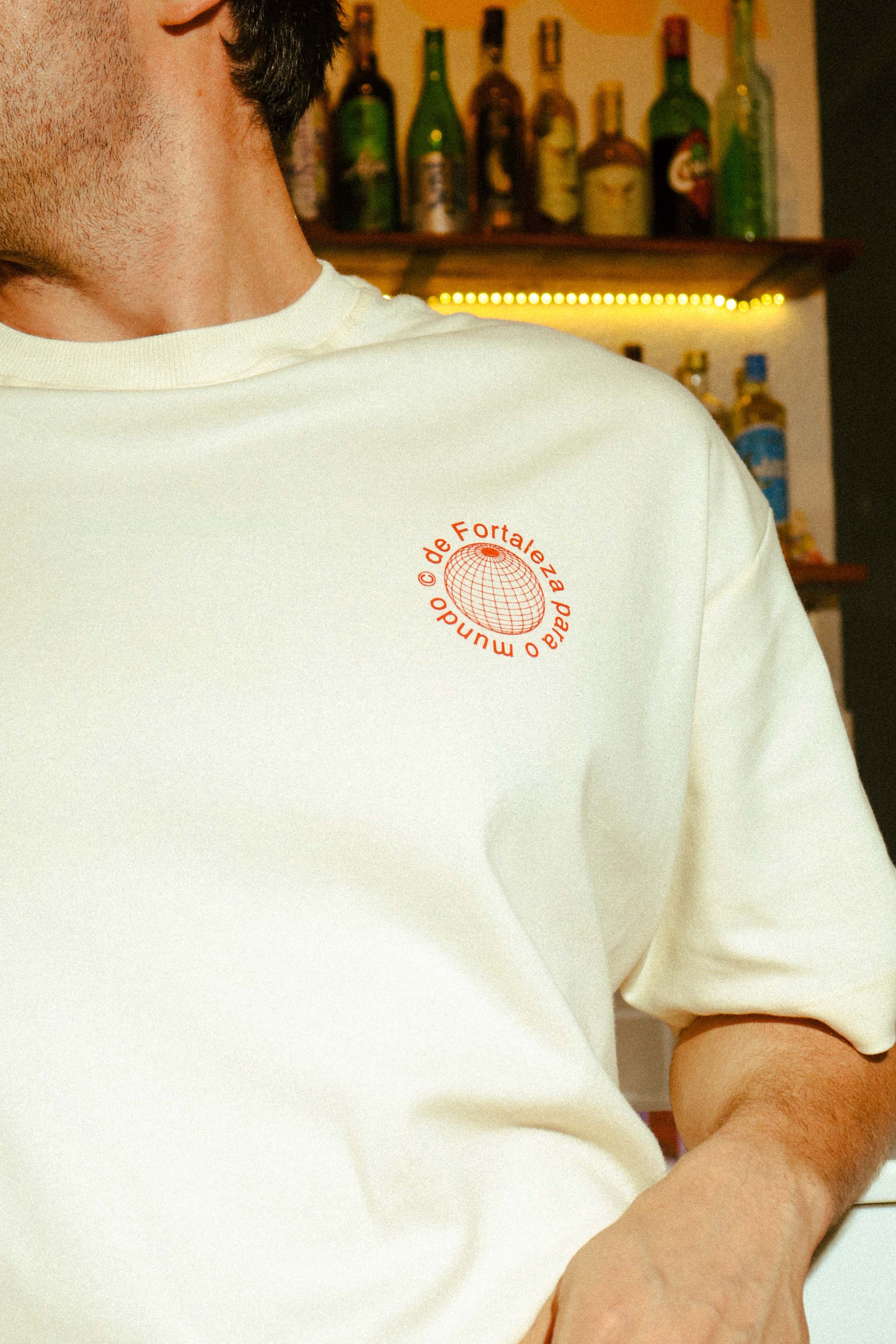 Camiseta Over Boxy Bar & Botica